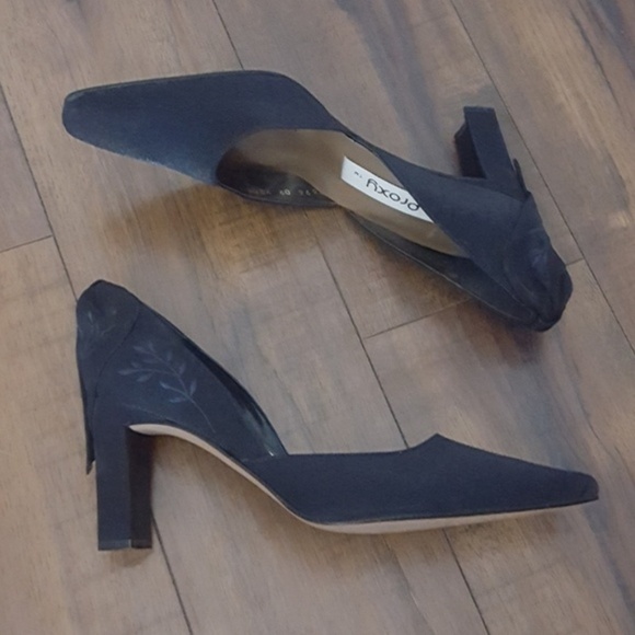 Vintage - Proxy Navy Embroidered Bow Back Shimmer Heels - Picture 2 of 6